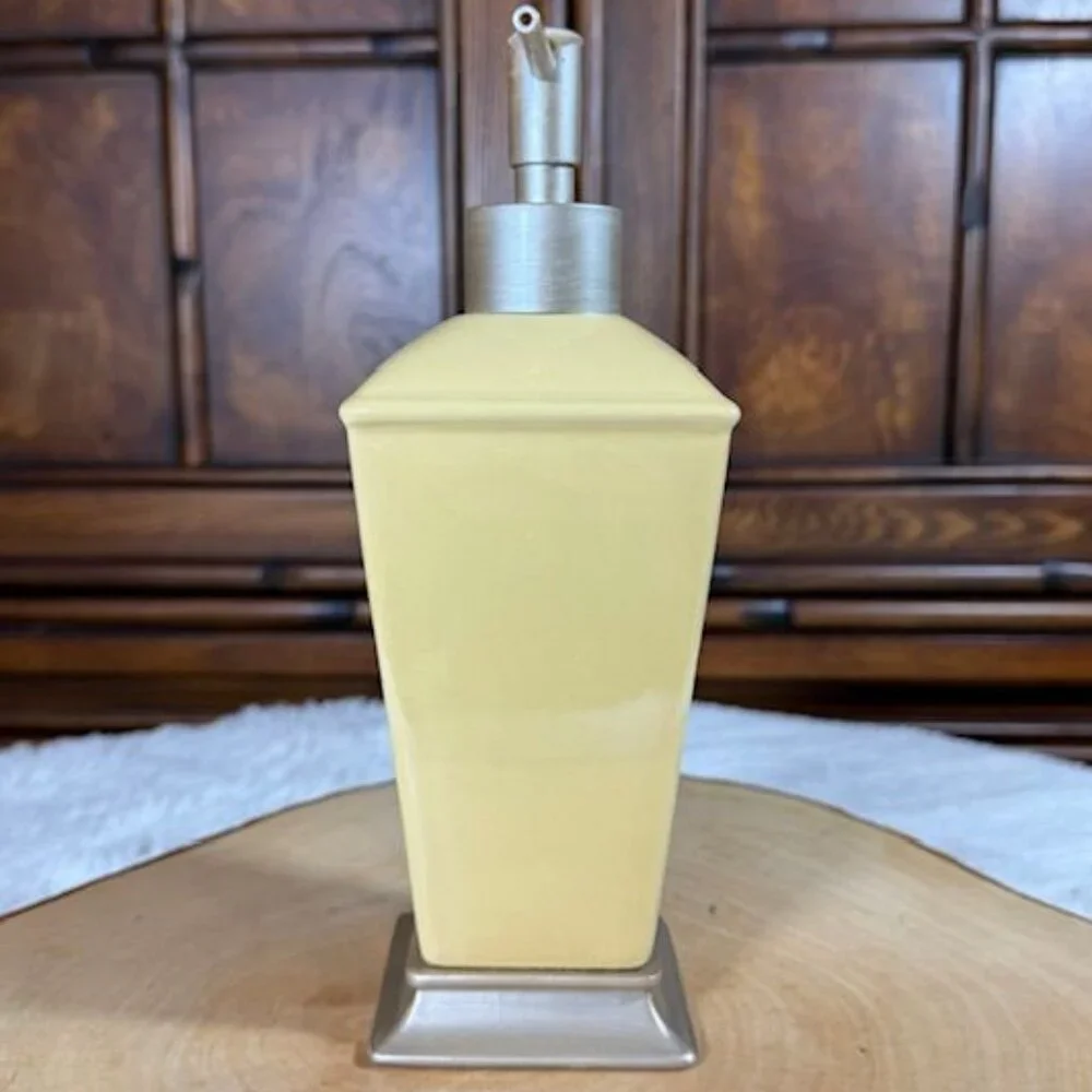 Vintage Better Homes and Gardens Acanthus Yellow Ceramic Lotion Soap Dispenser
